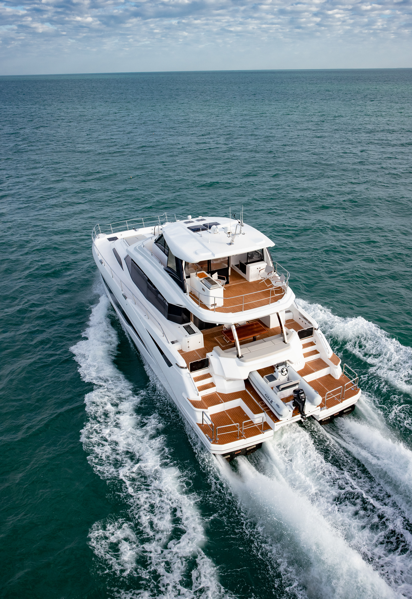 Aquila 70 Luxury